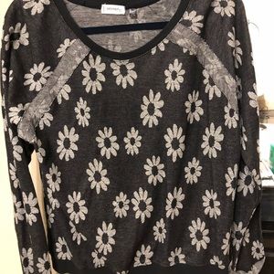 Women’s daisy sweater